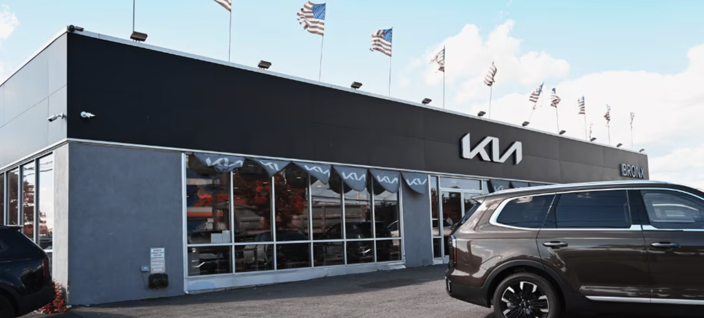 Dealership gallery photo 1